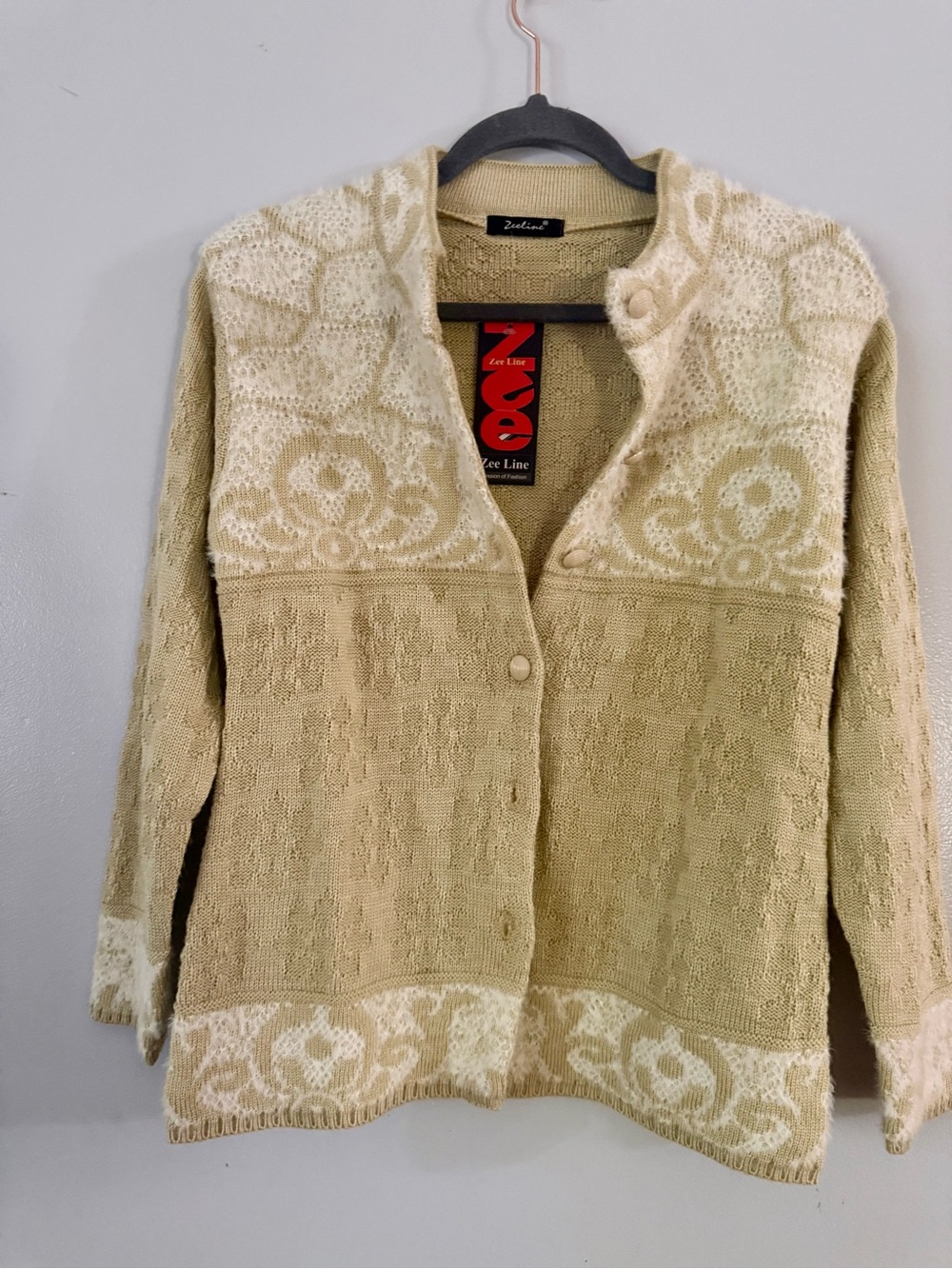 Zee Line Jacquard Knit Cardigan Sweater – Beige/Cream – Size Small